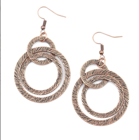 Distractingly Dizzy Earrings - Picture 2 of 2